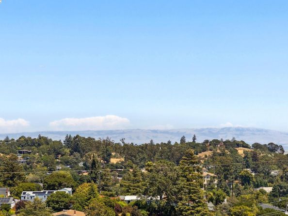 2140 Pullman Ave, Belmont CA 94002