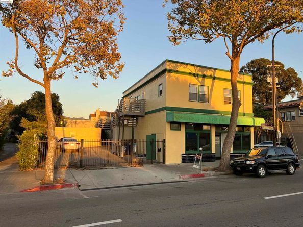 2351 San Pablo Ave, Berkeley CA 94702