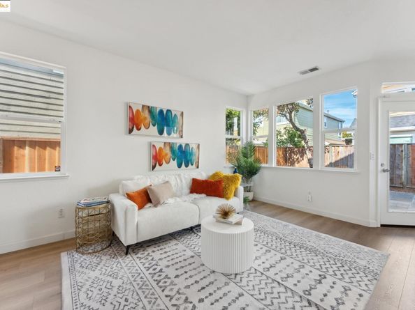 102 Waterview Dr, Richmond CA 94804