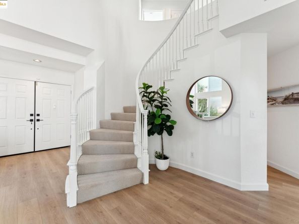 102 Waterview Dr, Richmond CA 94804