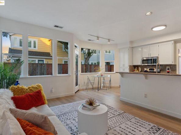 102 Waterview Dr, Richmond CA 94804