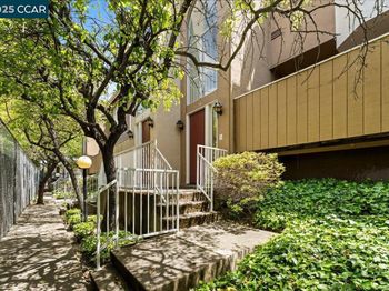 2121 Vale Rd