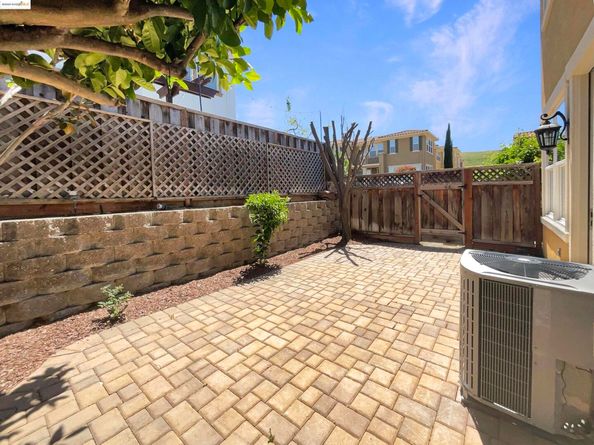 3609 Rocking Horse Ct, Dublin CA 94568