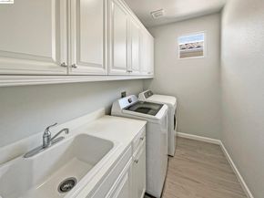3609 Rocking Horse Ct, Dublin CA 94568