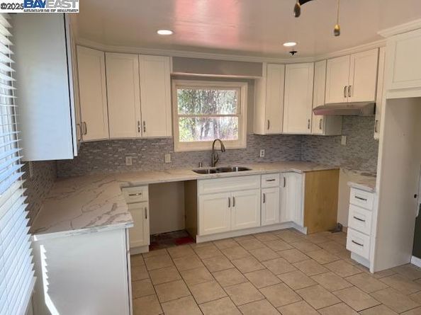 466 Rose Ave, Pleasanton CA 94566