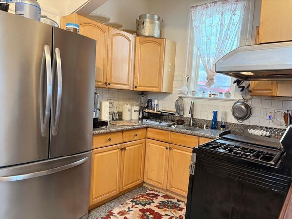4592-4594 Mission St, San Francisco CA 94112