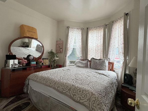 4592-4594 Mission St, San Francisco CA 94112
