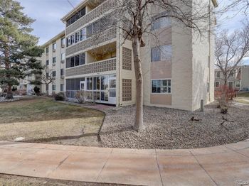 3164 S Wheeling Way