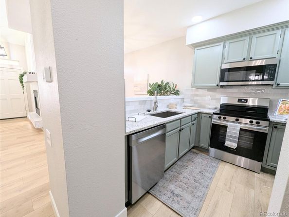 2906 W Long Circle B, Littleton CO 80120