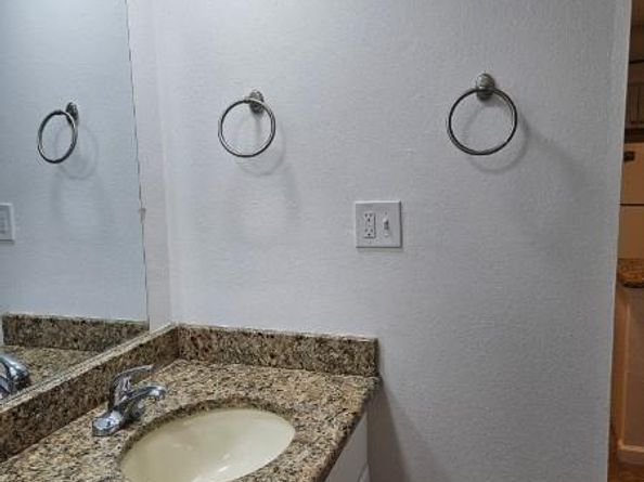 1304 S Parker Road 13, Denver CO 80231