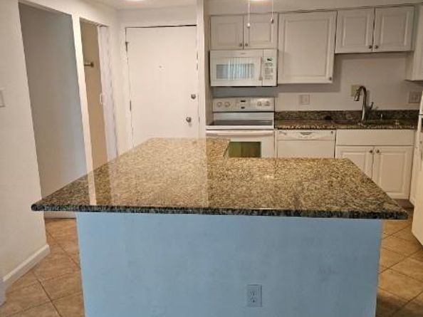 1304 S Parker Road 13, Denver CO 80231