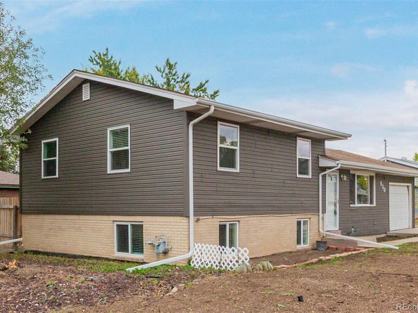 930 Oak Street, Lakewood CO 80215