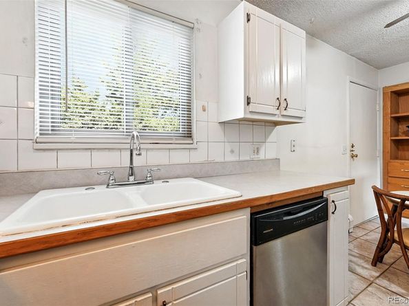 2700 S Holly Street 206, Denver CO 80222