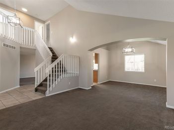 5327 S Ukraine Street