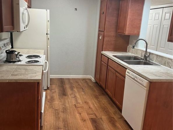 1075 S Elkhart Way 302, Aurora CO 80012