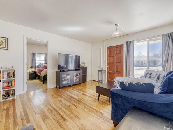 4745 S Logan Street, Englewood CO 80113