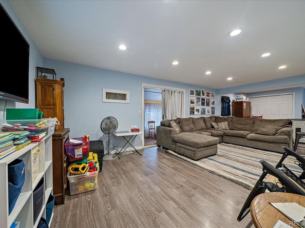 271 E Davies Avenue, Centennial CO 80122