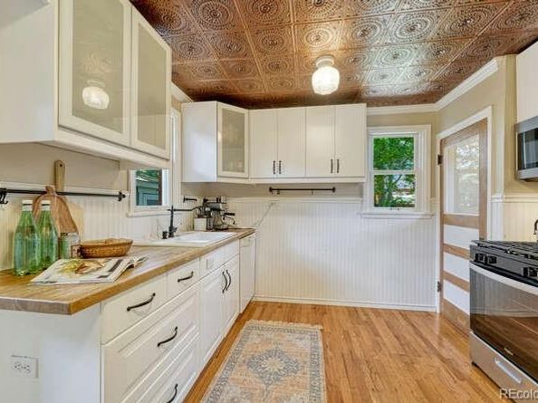 Undisclosed Address #2088075, Denver CO 80212