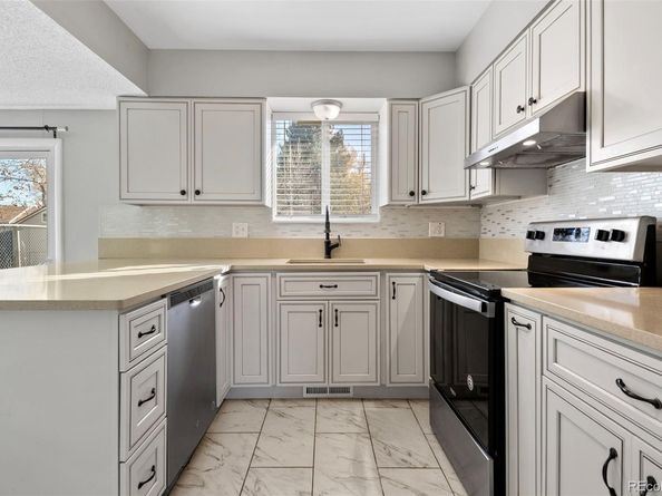 9852 W 76th Avenue, Arvada CO 80005