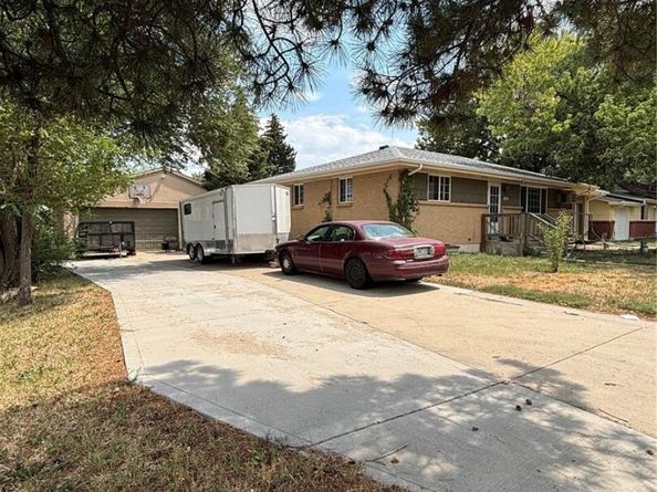 300 S Simms Street, Lakewood CO 80228
