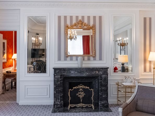 2 East 55th Street 931/935, New York NY 10022