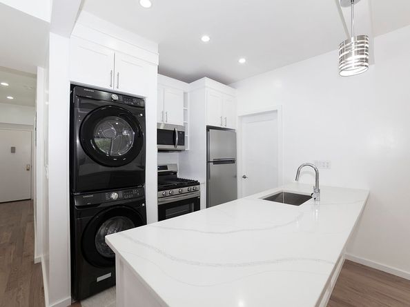 309 East Houston Street 2D, New York NY 10002