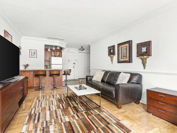 245 East 24th Street 8D, New York NY 10010