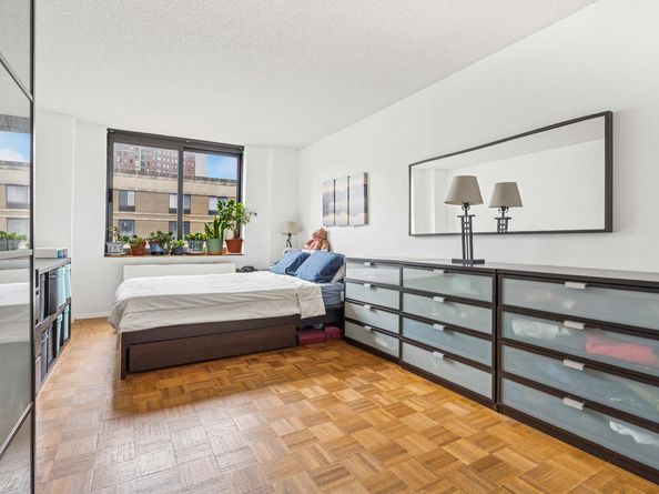2 South End Avenue 8F, New York NY 10280