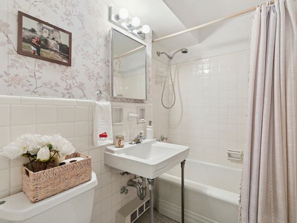40 East 9th Street 7D, New York NY 10003