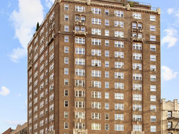 302 West 12th Street 6D, New York NY 10014