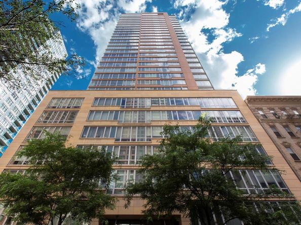 250 East 53rd Street 404, New York NY 10022