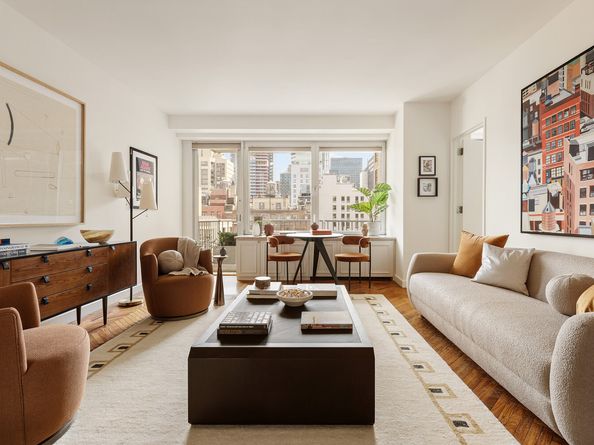 216 East 47th Street 22B, New York NY 10017