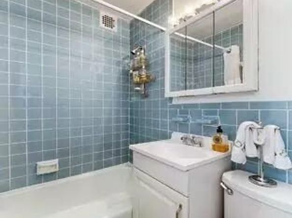 210 East 21st Street 6B, New York NY 10010