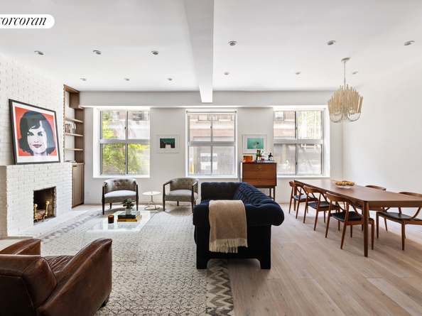 325 West 52nd Street TH, New York NY 10019