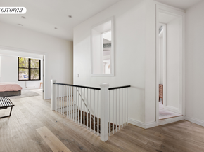 325 West 52nd Street TH, New York NY 10019