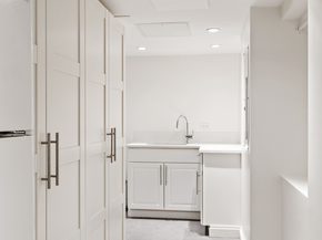 325 West 52nd Street TH, New York NY 10019