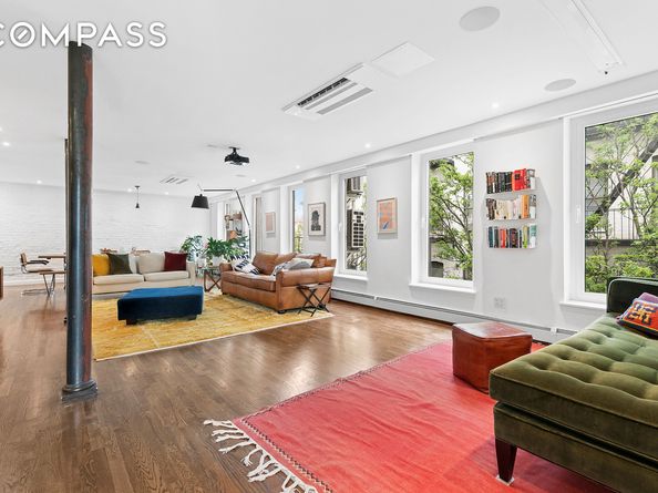 211 East 3rd Street 5R, New York NY 10009