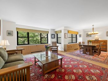 1065 Park Avenue