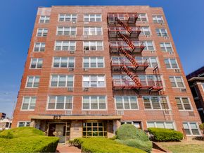 207 Ocean Parkway 3J, Brooklyn NY 11218