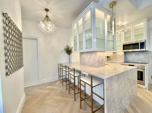 23 West 73rd Street 1504, New York NY 10023
