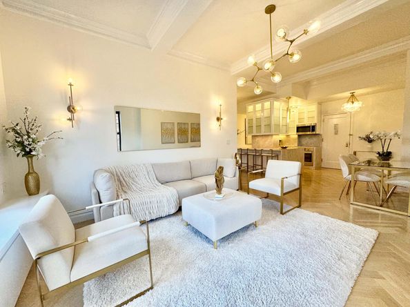 23 West 73rd Street 1504, New York NY 10023