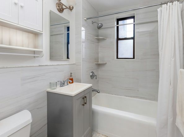 525 West 235th Street 6F, Bronx NY 10463