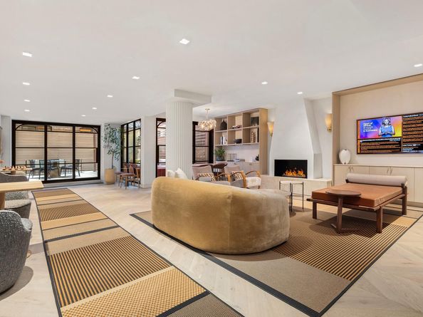 110 Central Park S 9A, New York NY 10019