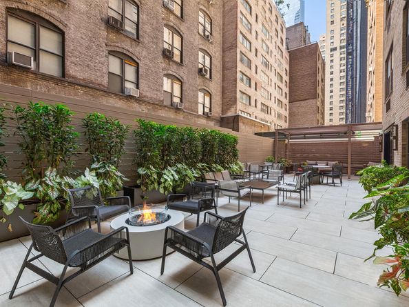 110 Central Park S 9A, New York NY 10019