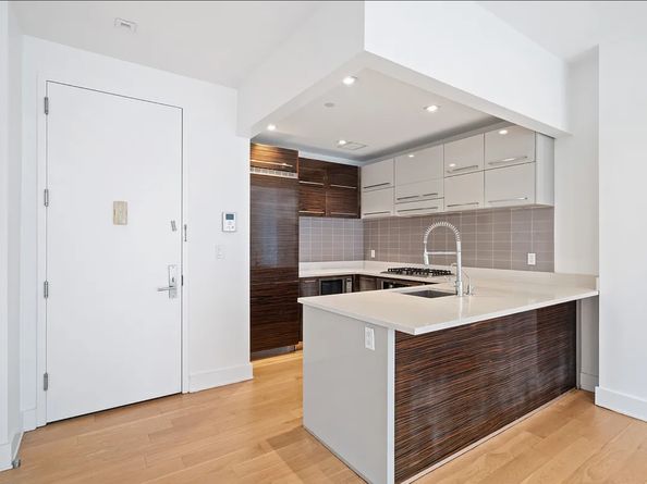 26-26 Jackson Avenue 603, Queens NY 11101