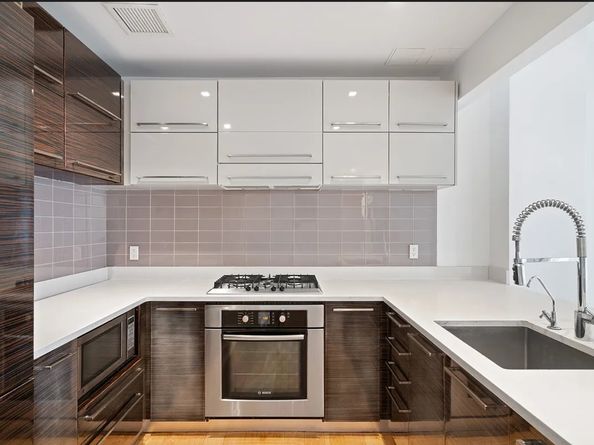26-26 Jackson Avenue 603, Queens NY 11101