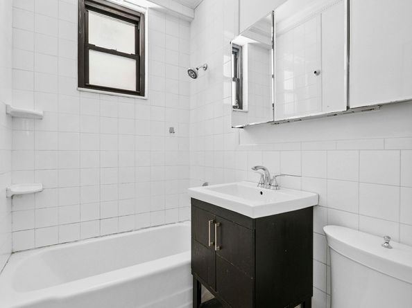 245 East 25th Street 1G, New York NY 10010