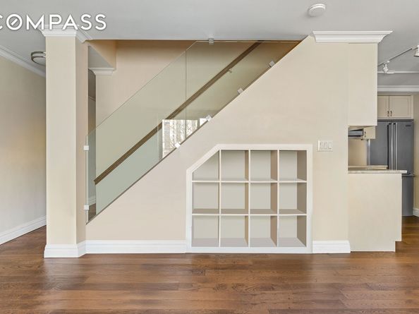 551 Main Street 208, New York NY 10044