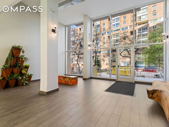 551 Main Street 208, New York NY 10044