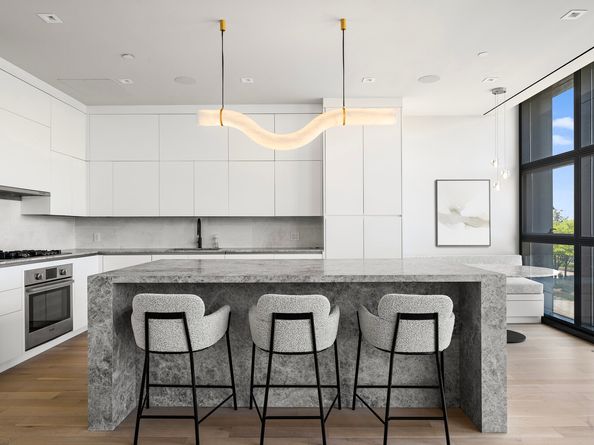290 West Street 2B, New York NY 10013